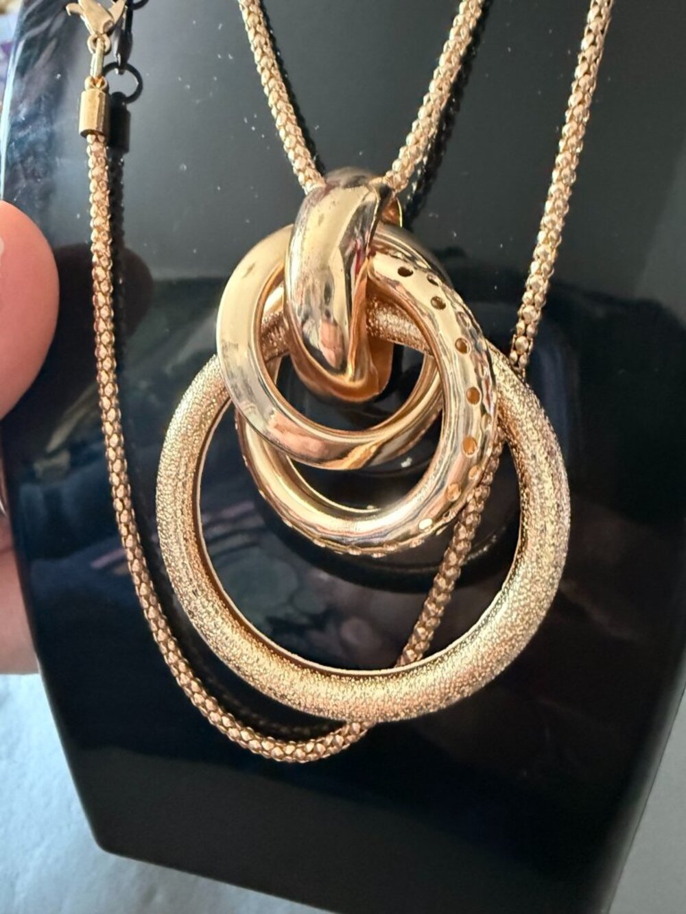 Gold Tone Interlocking Circle Statement Necklace 30” Long Retro Chunky Pendant